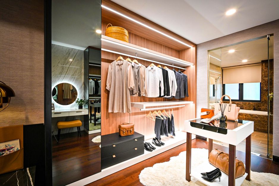 Luxury custom walk-in closet design